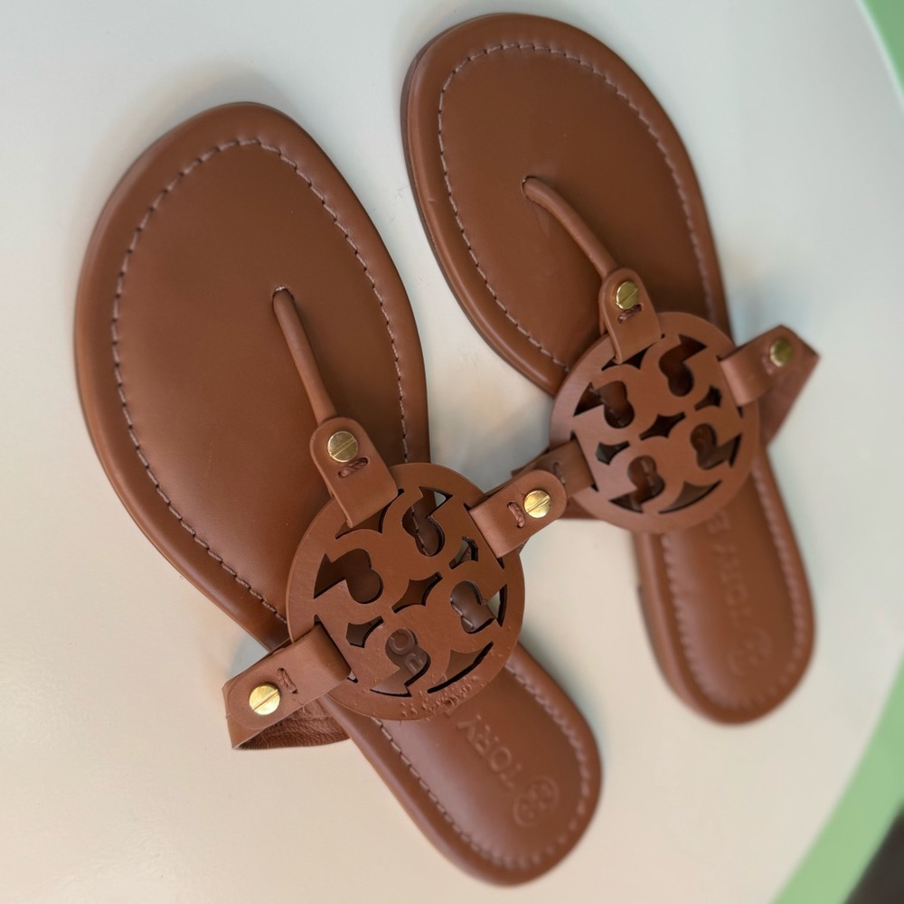 New Tory Burch Brown Leather Miller Sandals Size 7.5 Flat Thong Shoes for Women - Picture 9 of 14